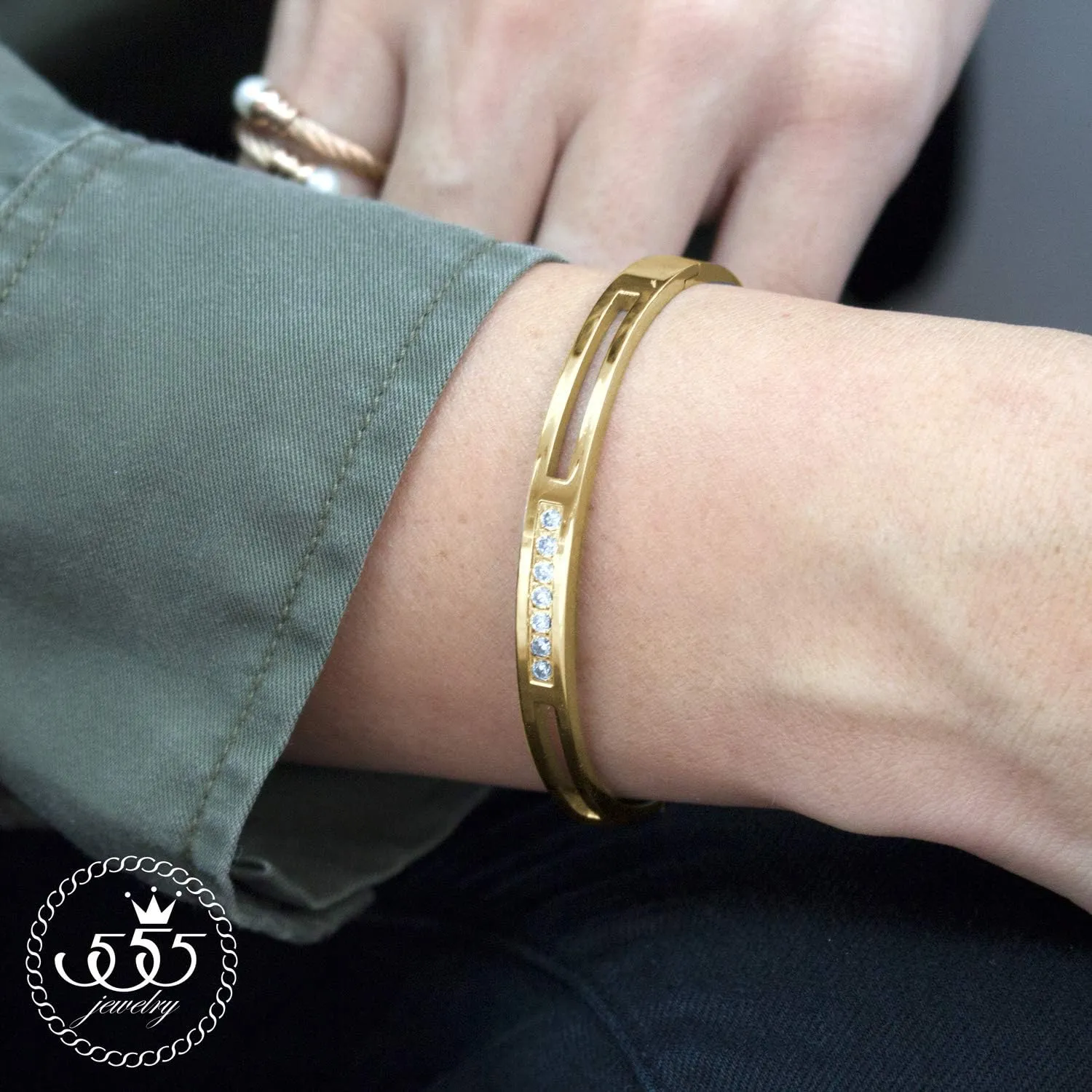 555Jewelry Womens Stainless Steel Fashion CZ Studded Cuff Bangle Bracelet