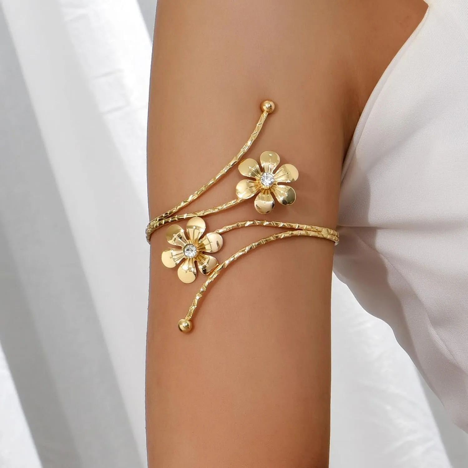Arm Cuff Gold Arm Cuff Upper Arm Jewelry Gold Cuff Bracelets for Women Chunky Armband Jewelry Trendy Summer Beach Essentials