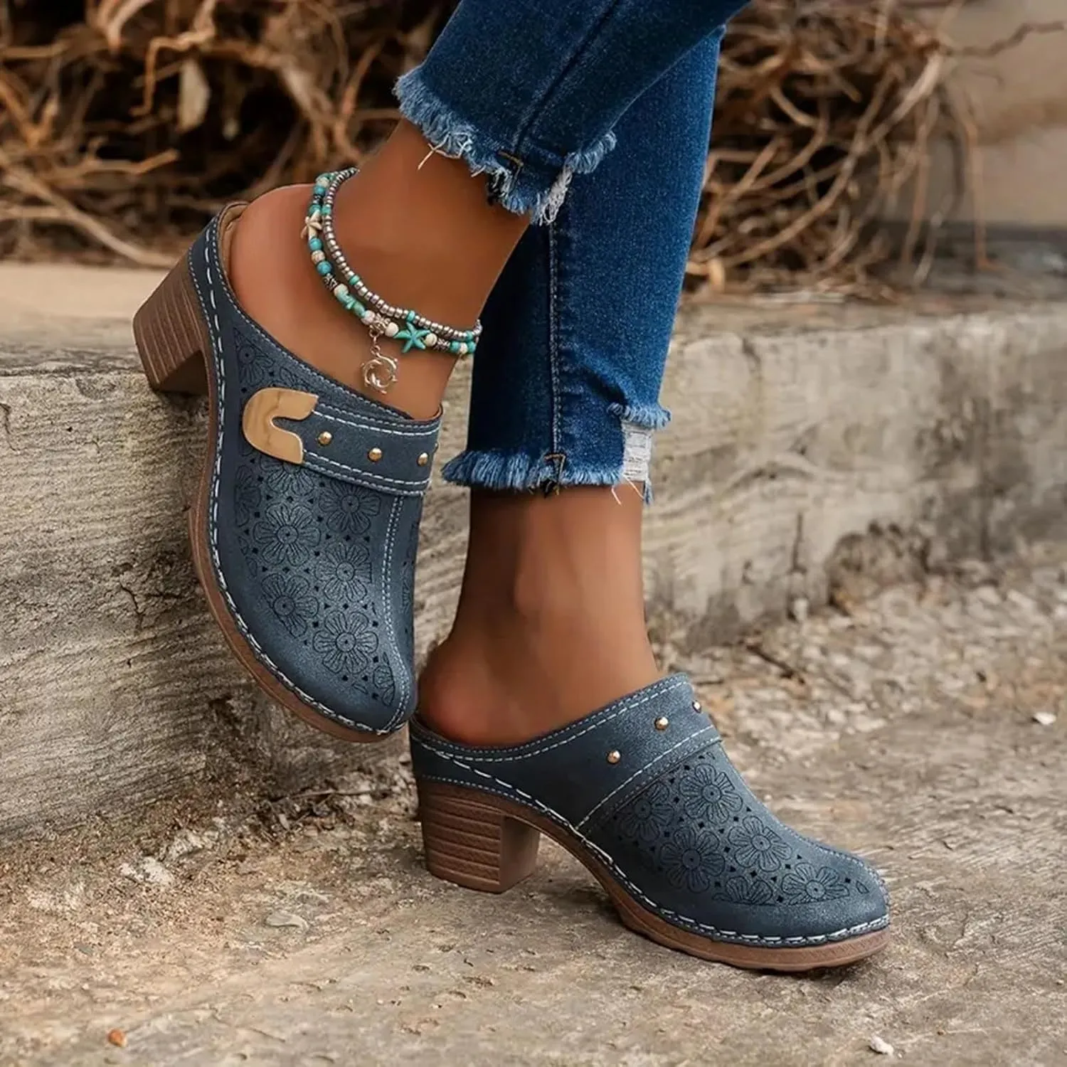 Chunky Heel Mules for Women Cutout Closed Toe Heels Retro Platform Wedge Sandals Anti-Slip Summer Slippers for Beach Vacation Metal Decoration Breathable Casual Shoes Backless Sandals