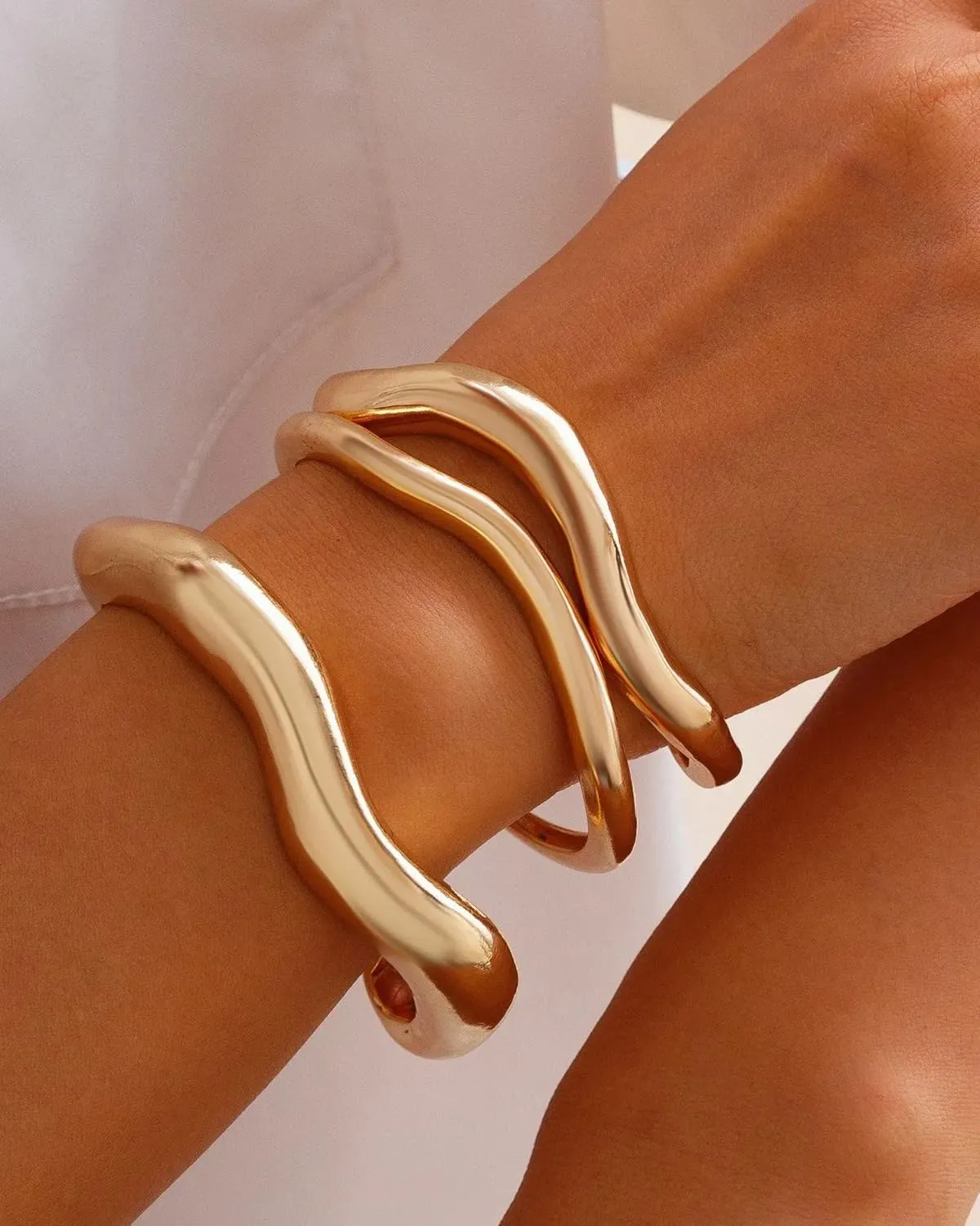 Gold Bangles for Women 14k Gold Plated Gold Cuff Bracelets Adjustable Chunky Bangles Hammered Textured Irregular Cuffs Statement Jewelry Gifts