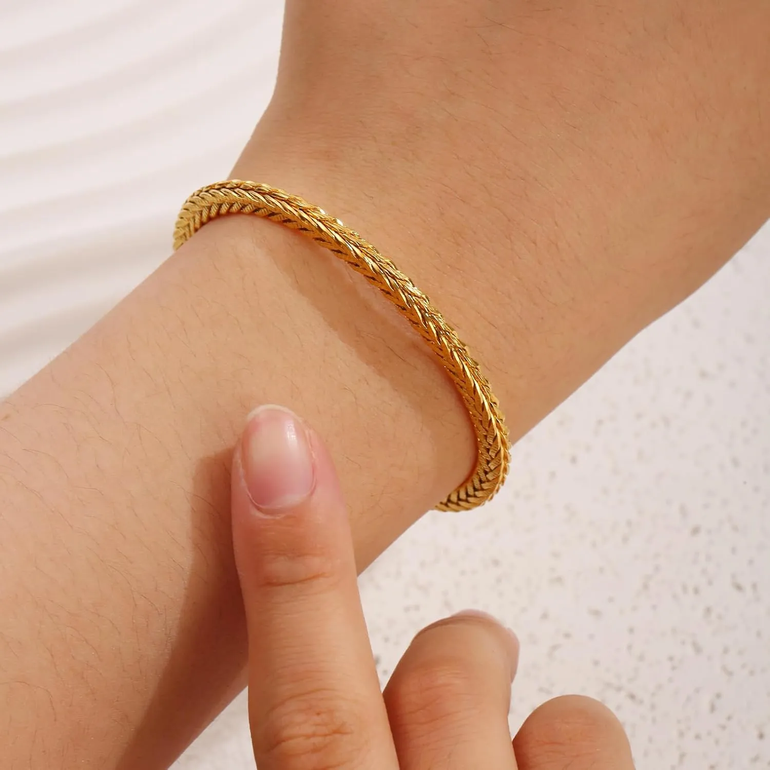 Gold Bracelets for Women Fashion Wide Face Tennis Bracelet for Women 18K Gold Plated Chunky Gold Bracelets for Women Zircon Pendant Chain Bracelet Delicate Thin Gold Bracelets for Women