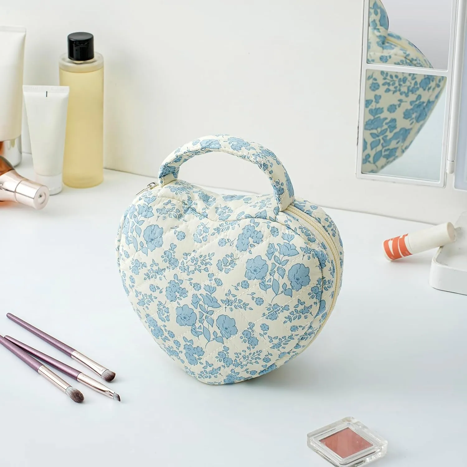 JOVAKIT Heart Shaped Quilted Makeup Bag Travel Cosmetic Bag for Women, Floral Coquette Cotton Makeup Case Toiletry Zipper Make Up Pouch with Handle, Travel Storage Organizer Pouch (Blue Floral)