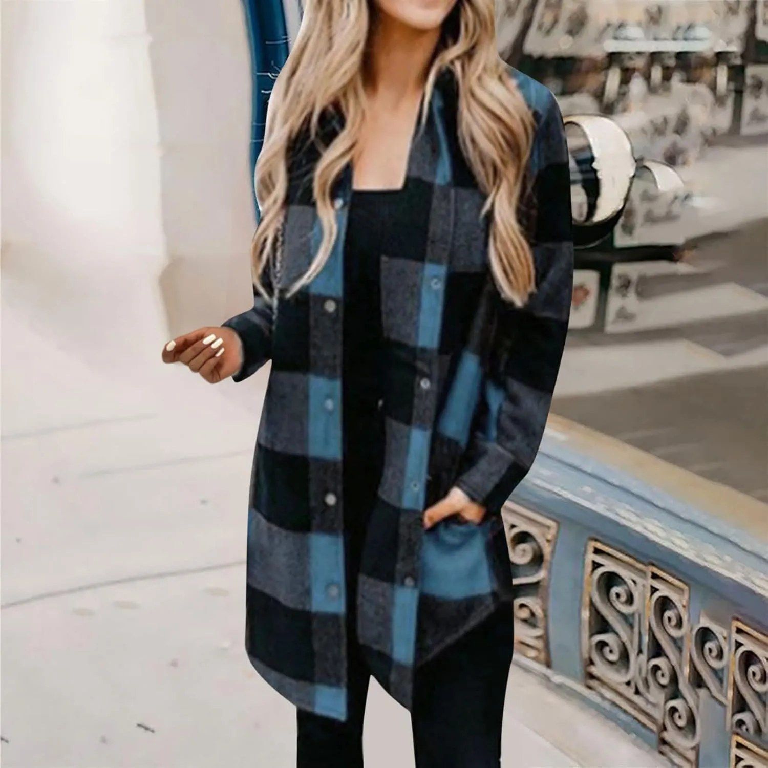 Plaid Button Down Shirts for Women Oversized Long Sleeve Flannel Jackets Loose Fit Fall Tops Hoodies with Pocket